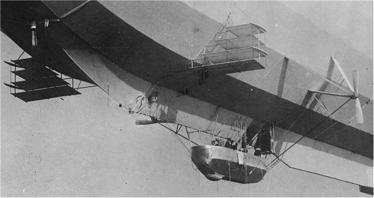 Front of Zeppelin LZ 7